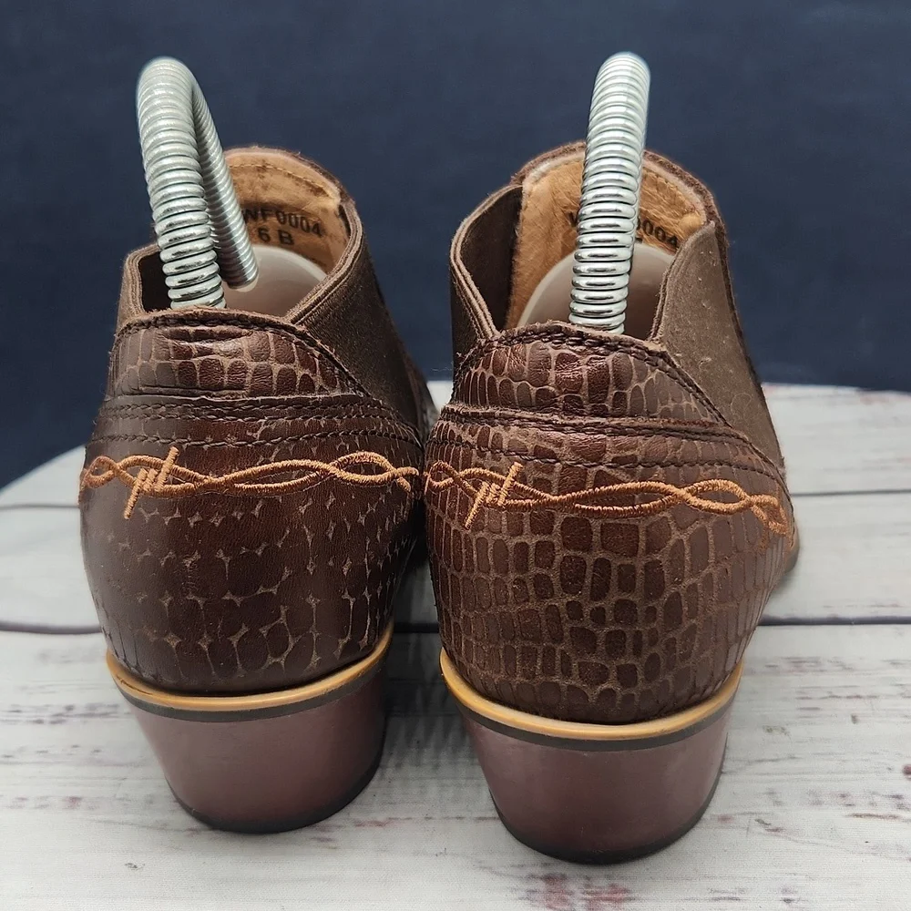 Twisted X | EUC Reptile Croc Embossed Leather Booties Ankle Boots Western Size 6